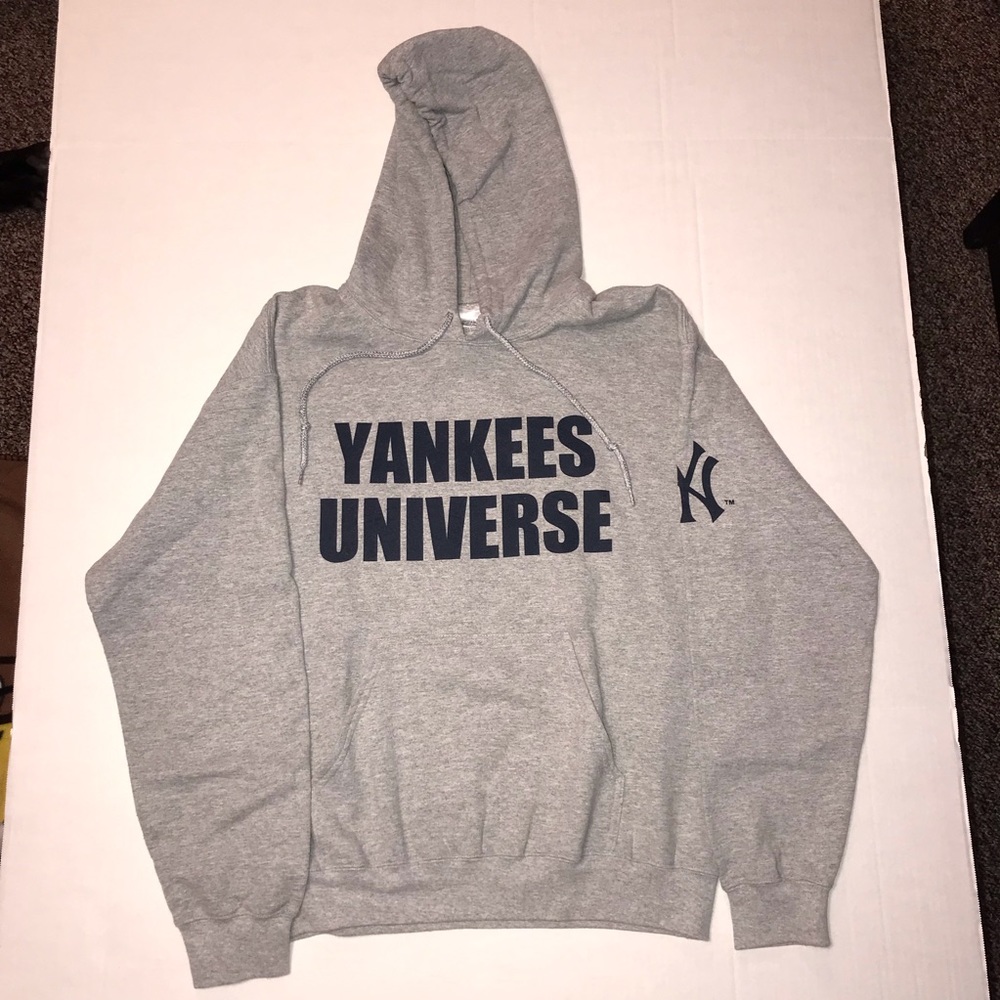 Medium Yankees Sweatshirt